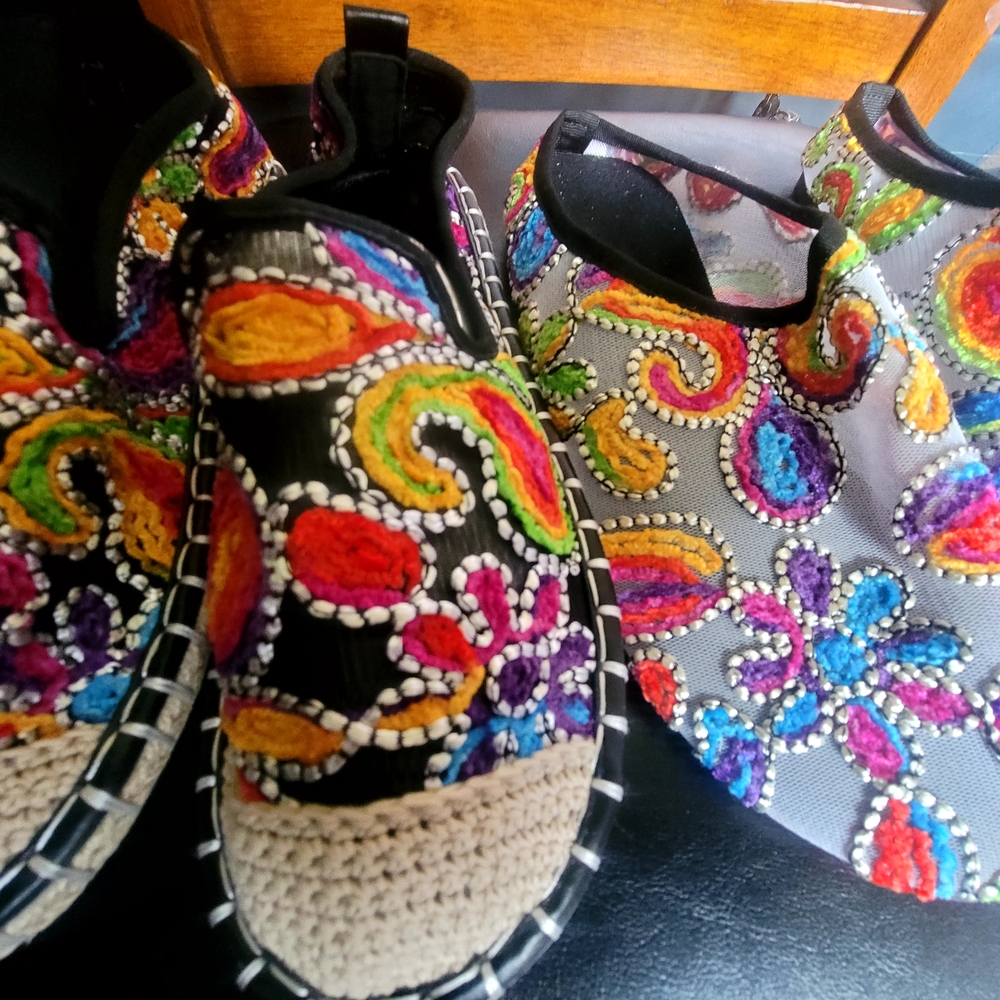 2 Pairs Of Colorful Embroidered Women's Shoes